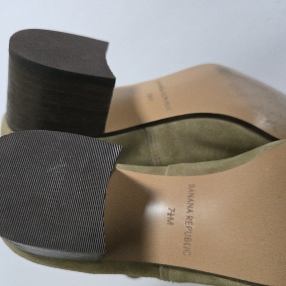 Banana Republic Boots Lydia Green Suede Heeled Side Zip Tasseled sz 7.5 - Picture 8 of 10